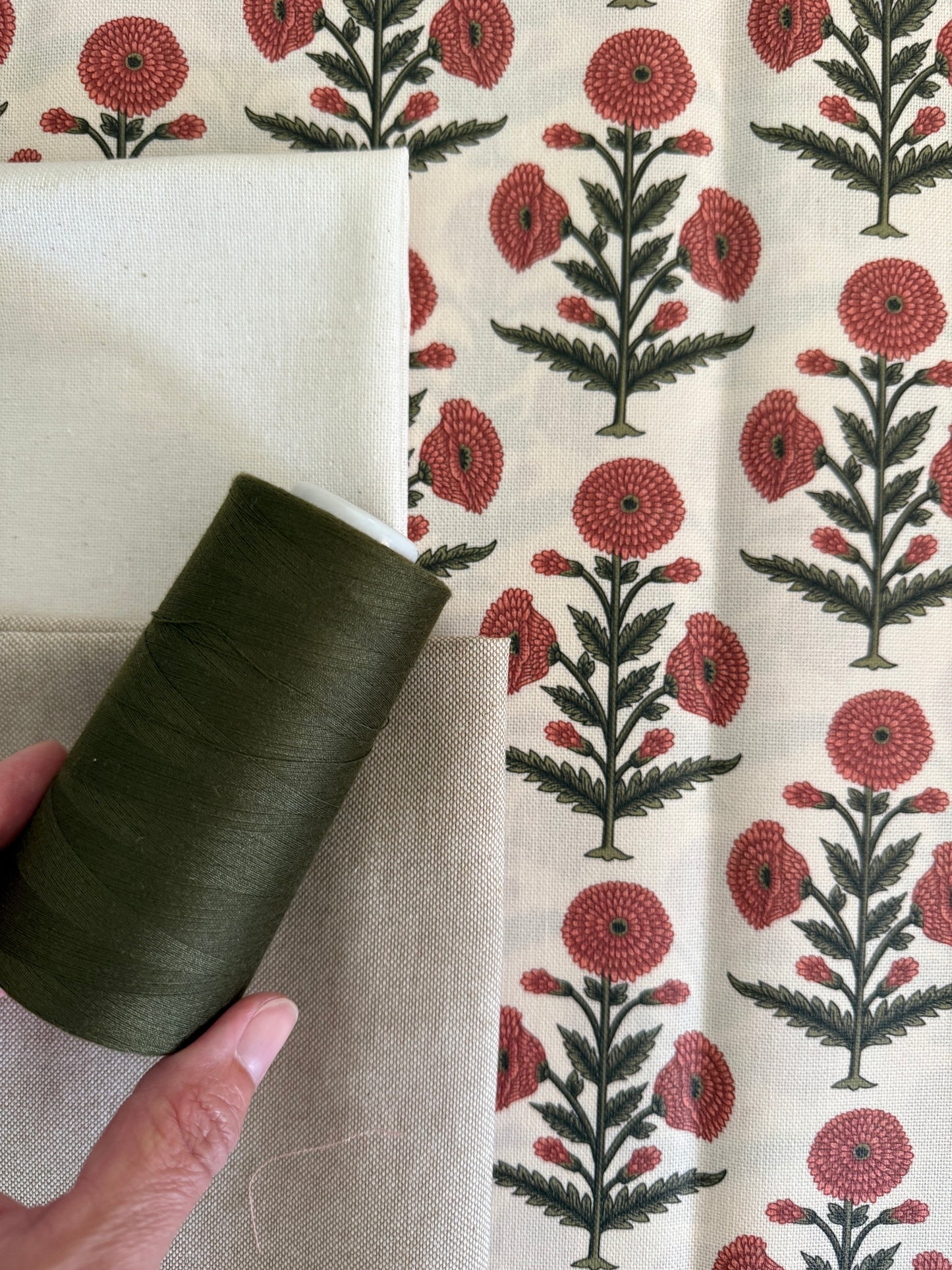 Set de servilletas beige con ribete verde bosque