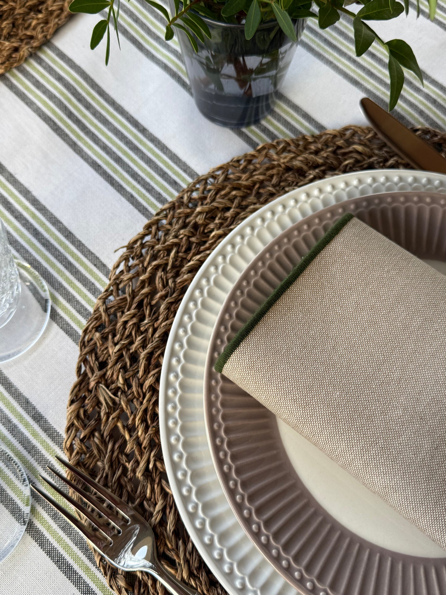 Set de servilletas beige con ribete oliva