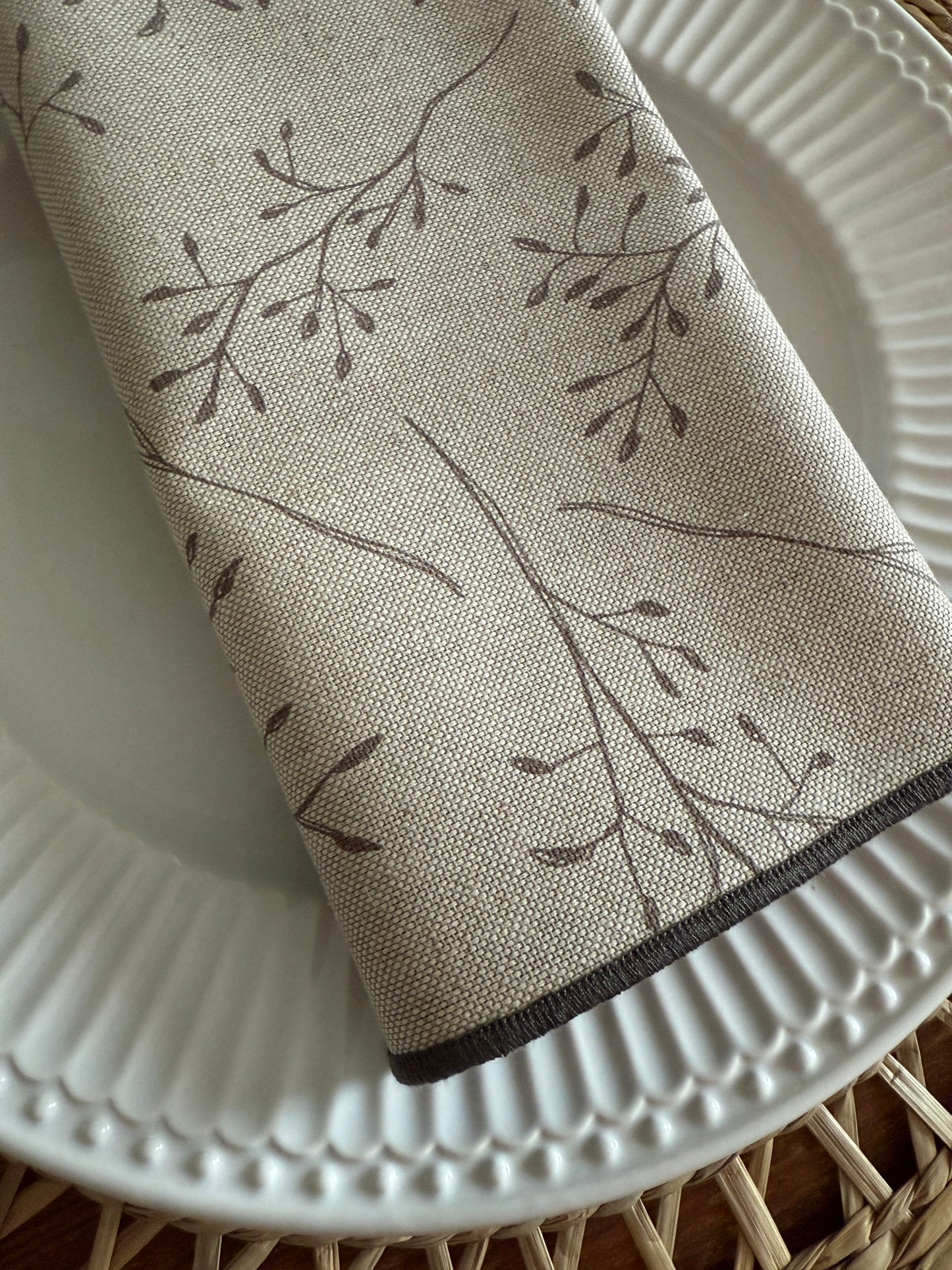 SET DE SERVILLETAS PALOMA CON RIBETE GRIS