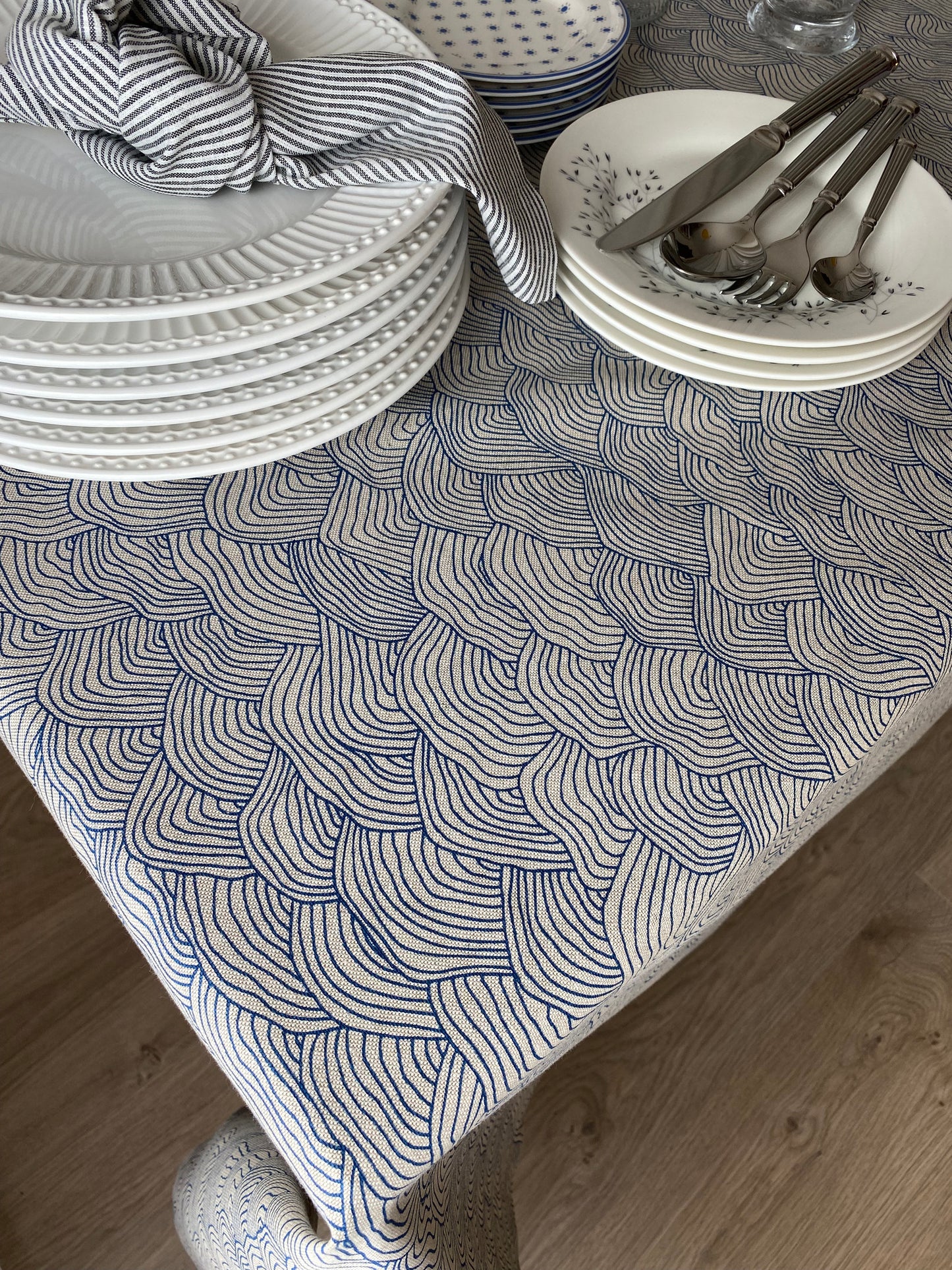 Cotton tablecloth Waves blue