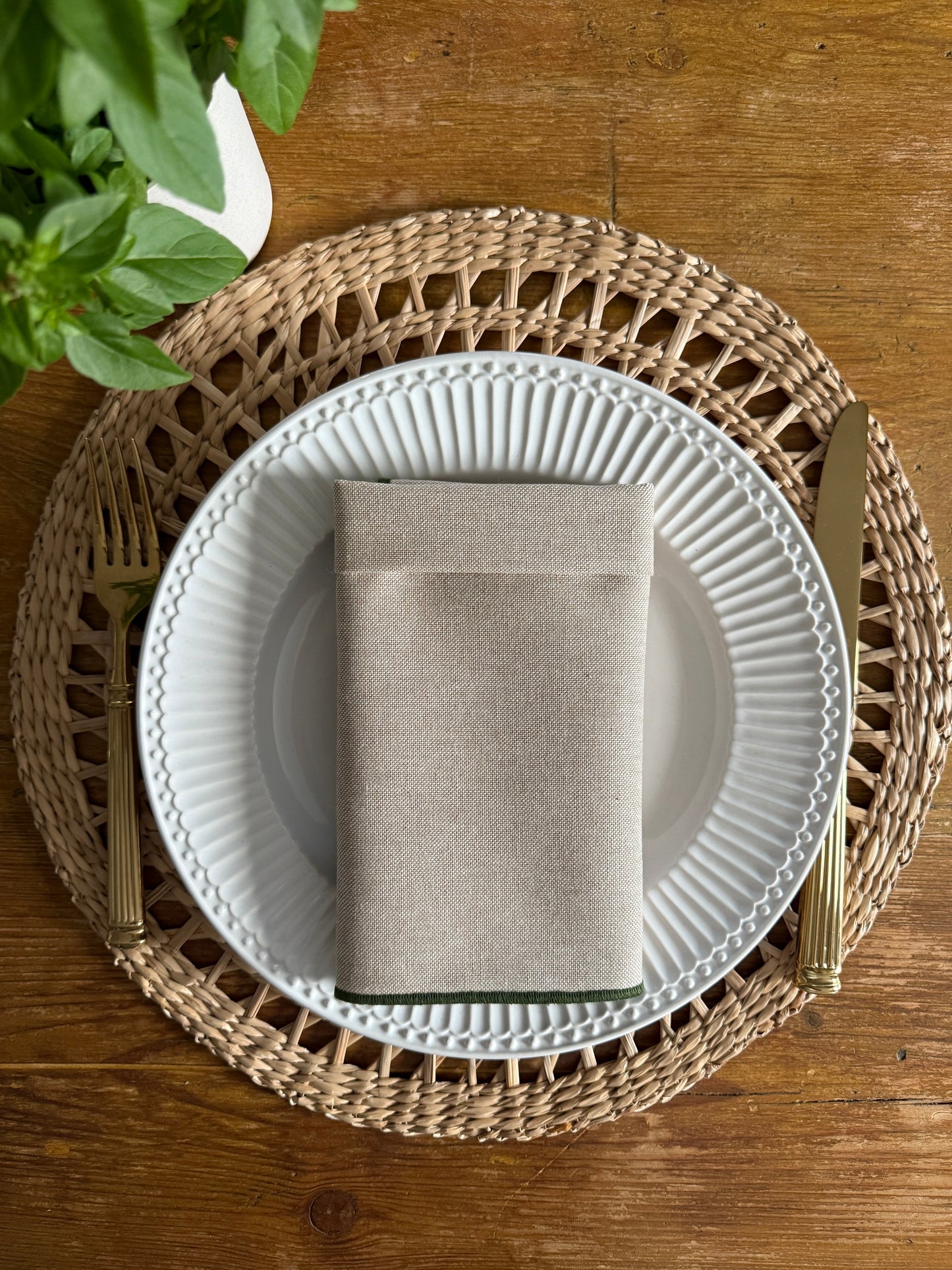 Set de servilletas beige con ribete oliva