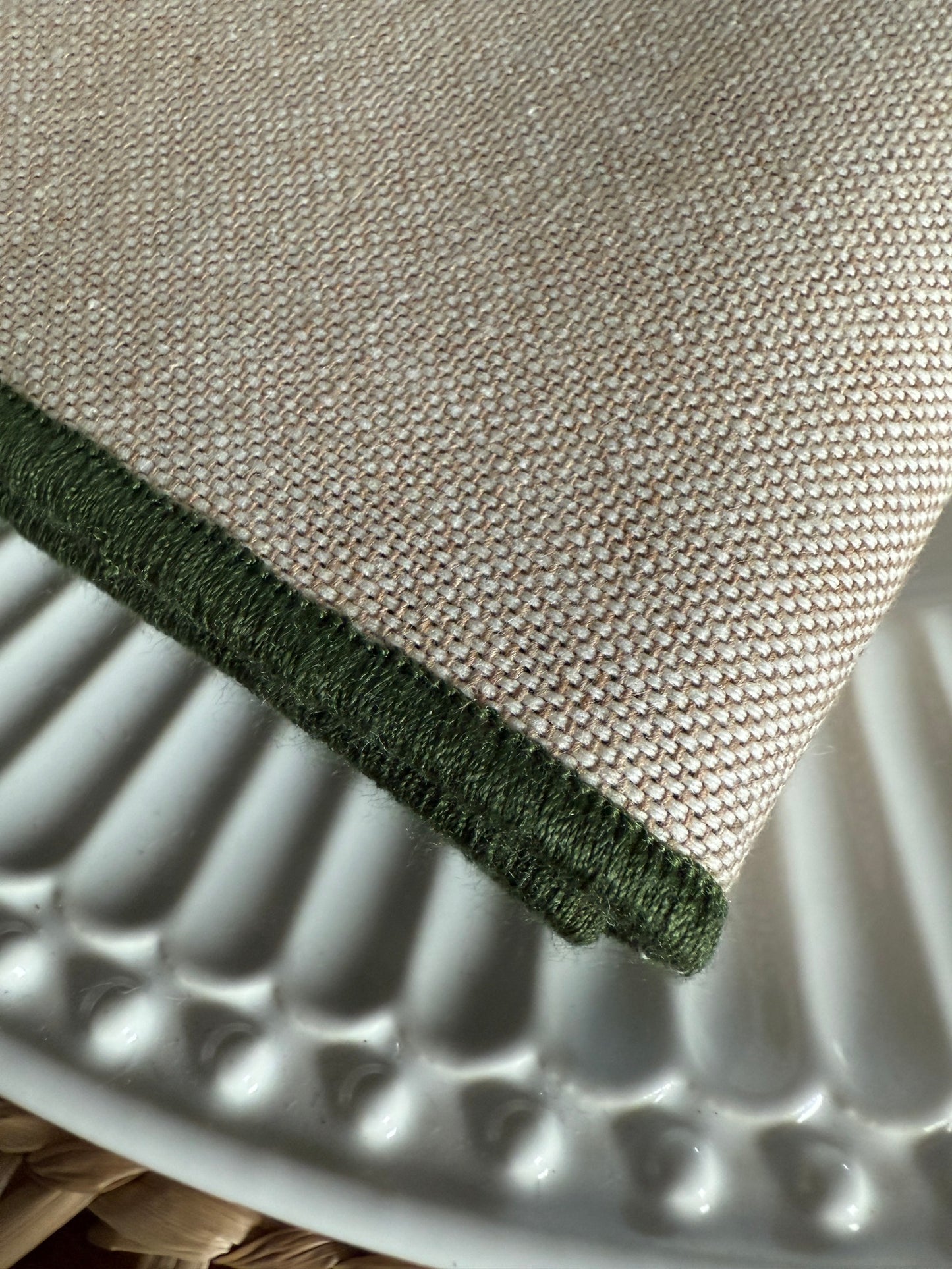 Set de servilletas beige con ribete oliva