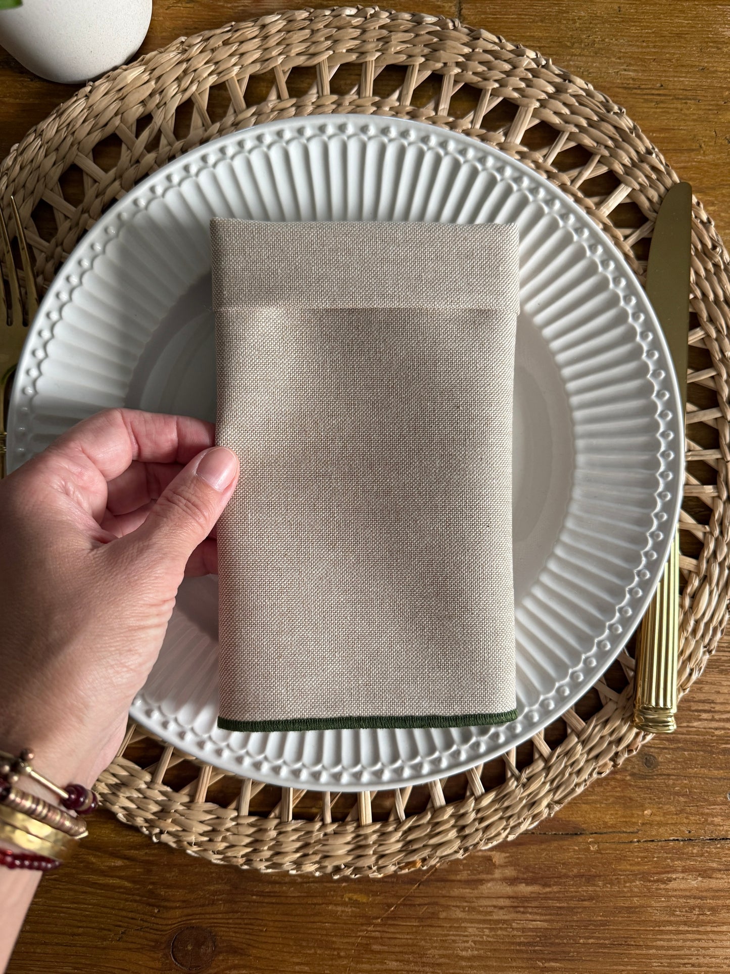 Set de servilletas beige con ribete oliva