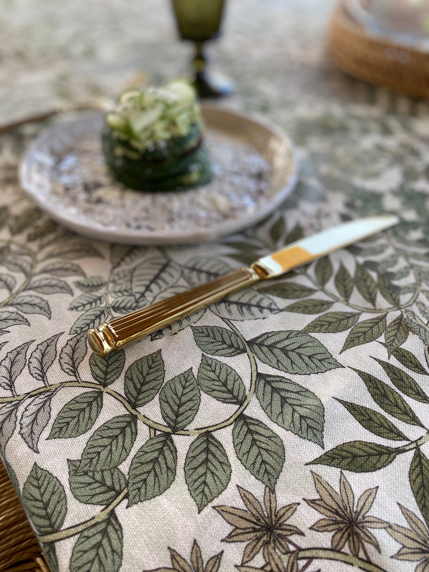 Cotton table runner Garden