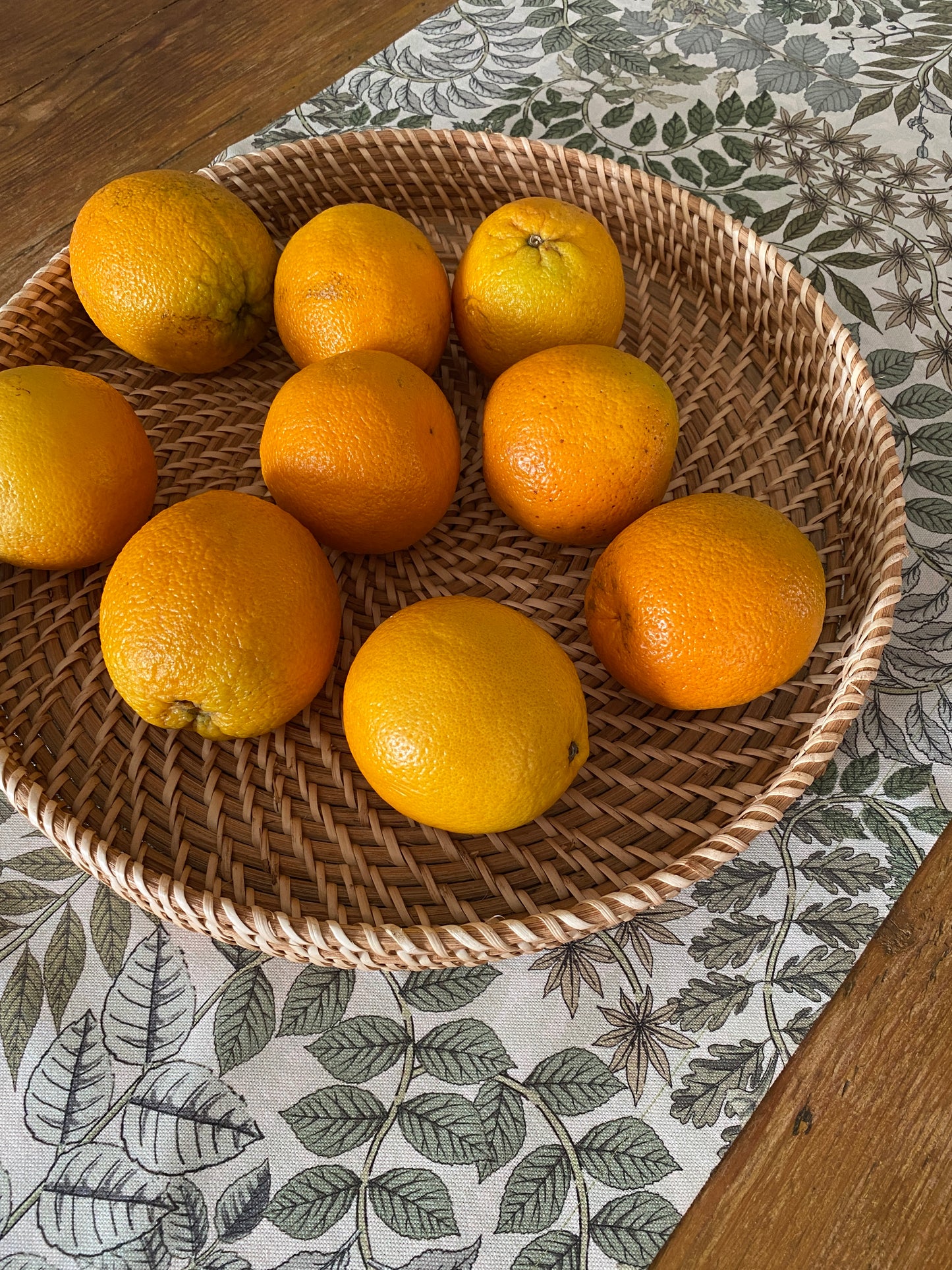 Cotton table runner Garden