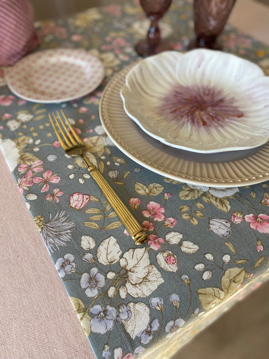 Eva, cotton table runner