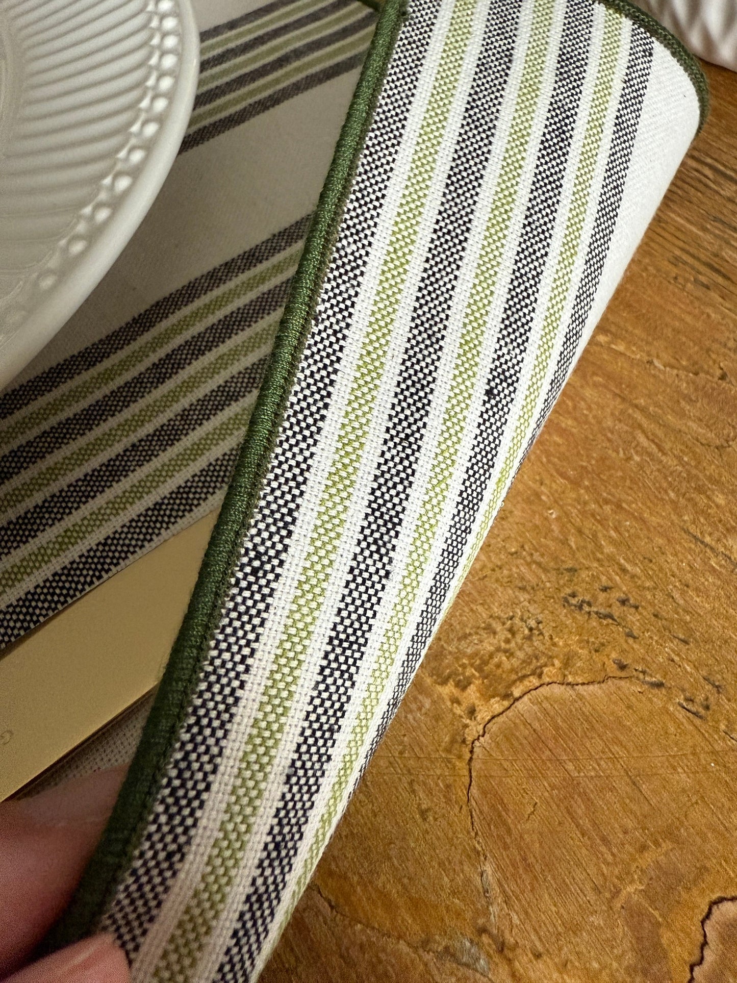 Mantel individual ASPEN resinado