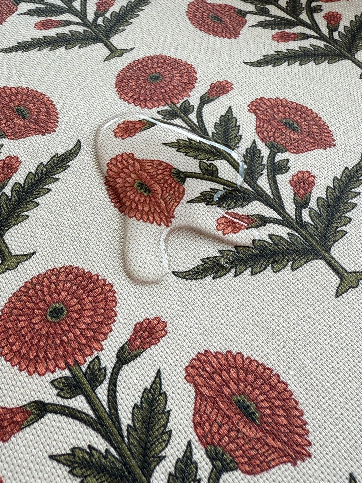 Mantel redondo CASILDA resinado