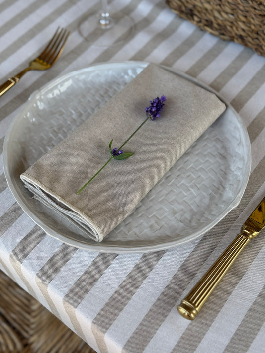 SET DE SERVILLETAS BEIGE CON RIBETE CREMA