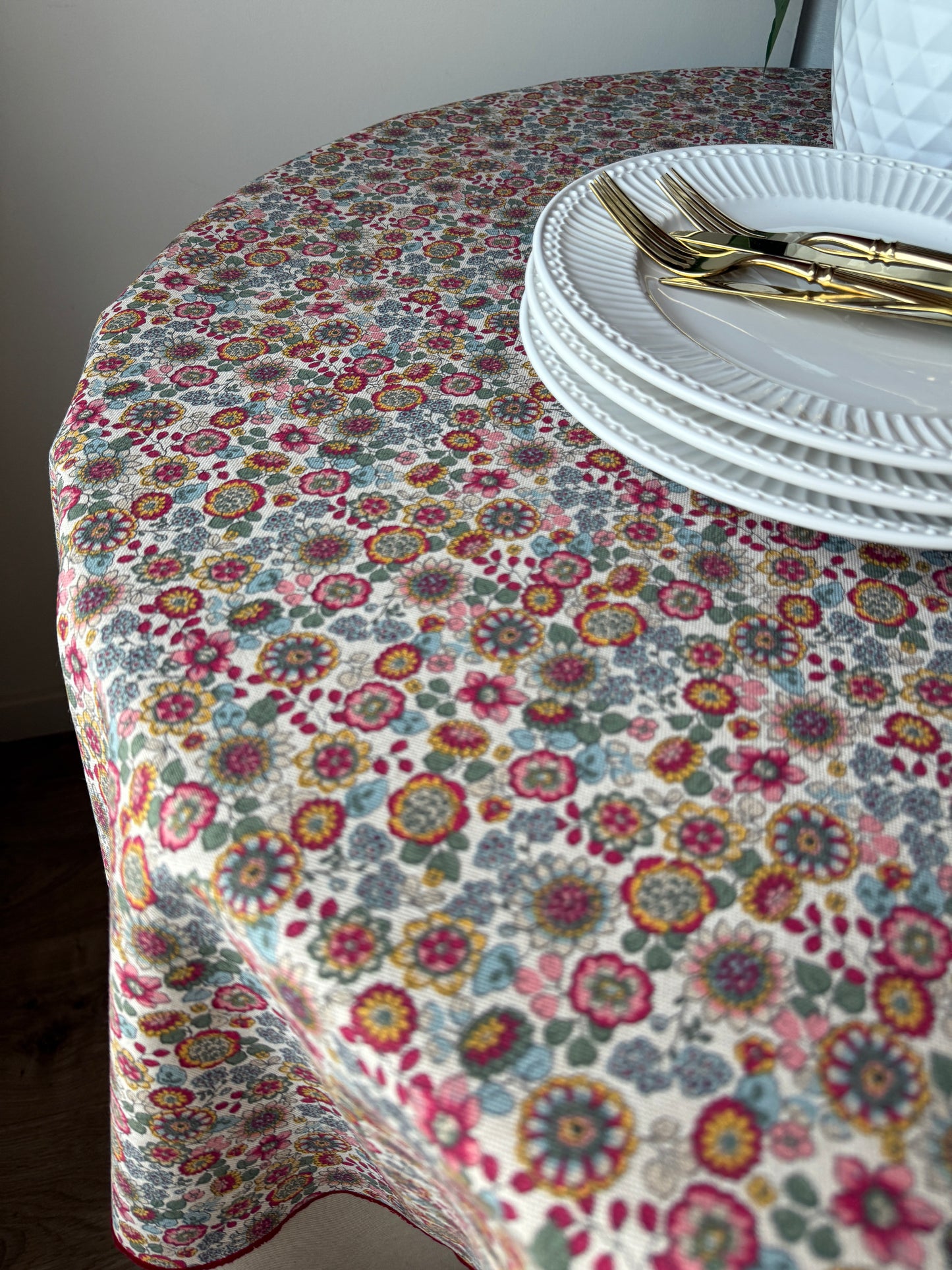 Nina, round tablecloth D 140cm