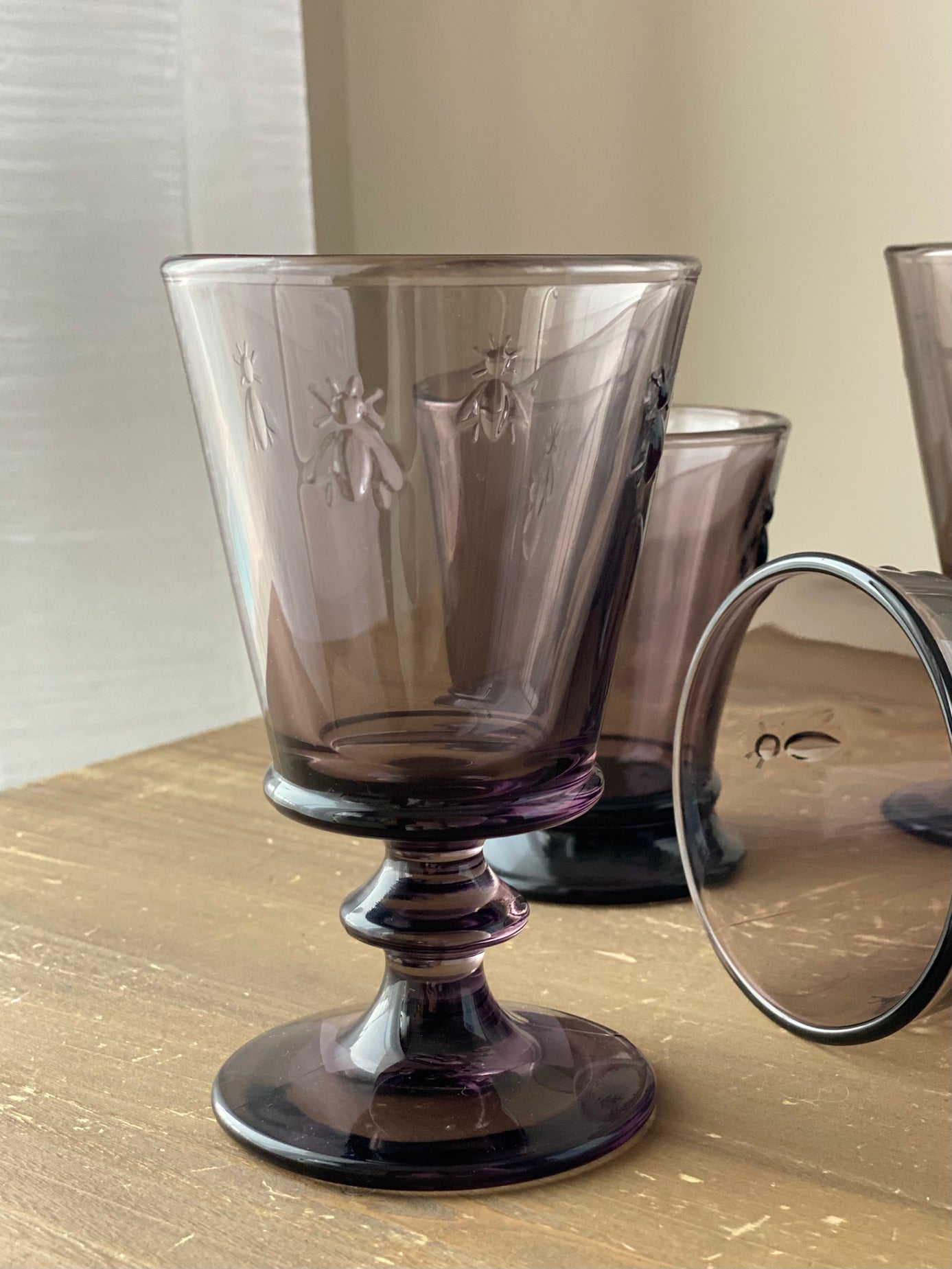 Water and wine glass (aubergine)